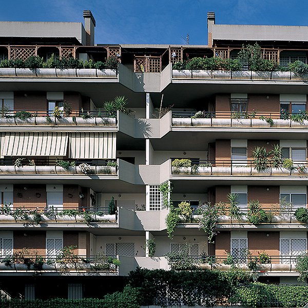 Roma, via di Torrevecchia: edificio residenziale